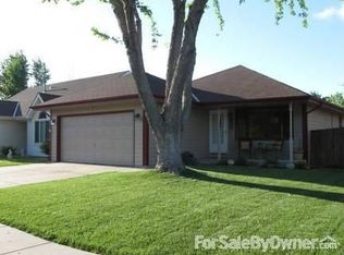 2220 W Cove Dr, Lincoln, NE 68522