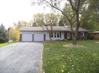 1944 Rondo St SE, Kentwood, MI 49508