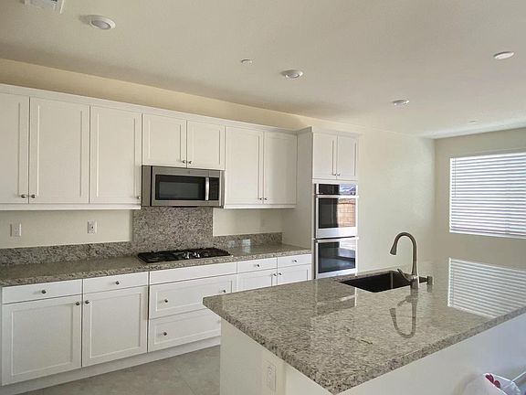 4th image of 4958 Wilson Ave