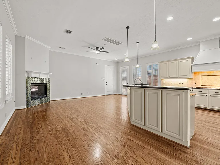 1448 Nashua St #B — Photo 7