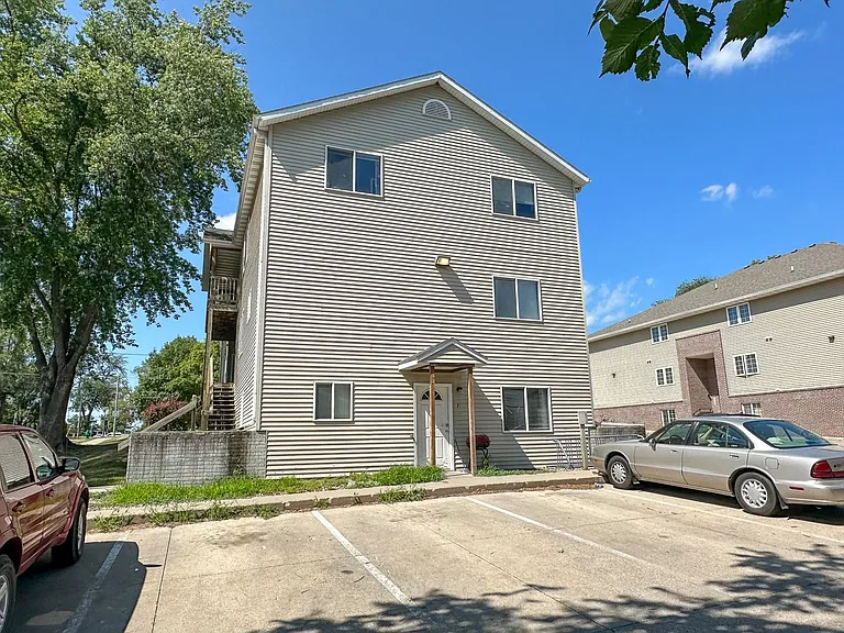 428 S 4th St — Photo 13