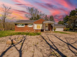 8701 Brookville Rd, Plymouth, MI 48170