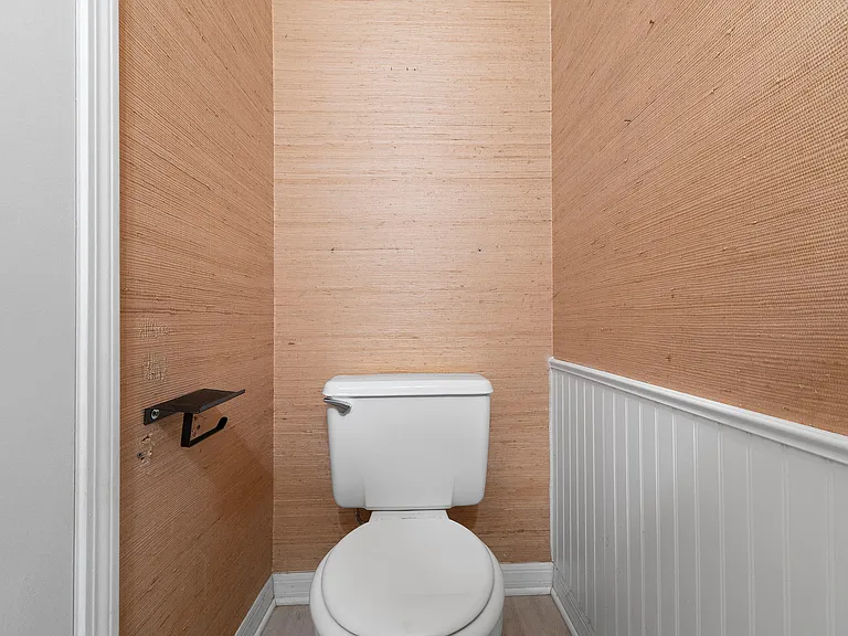 4245 Brookside Dr — Photo 16