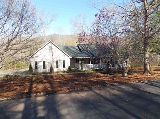 100 Hunters Rdg, Pickens, SC 29671