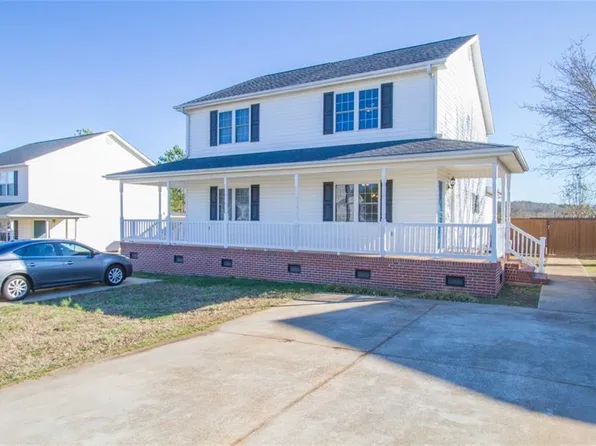 106 Summerwalk Ct, Anderson, SC 29625