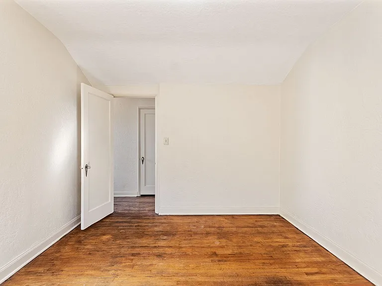437 Richmond St — Photo 14