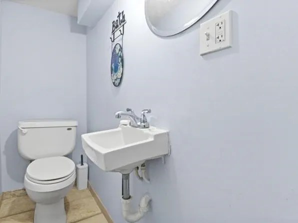 74 Atlantic Street image 20 of 37