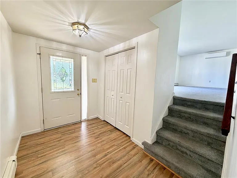 1160 Brentwood Ave — Photo 2