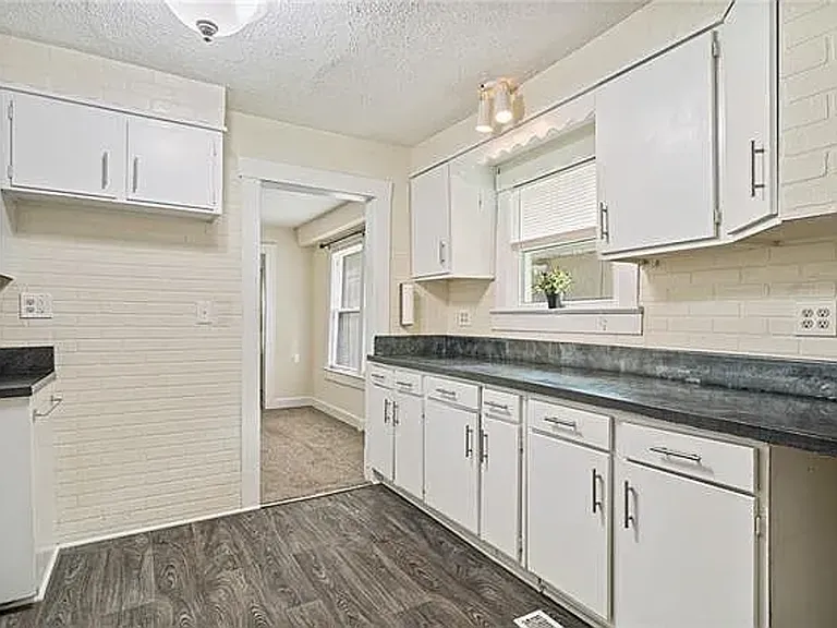 216 N Wheeling Ave — Photo 5