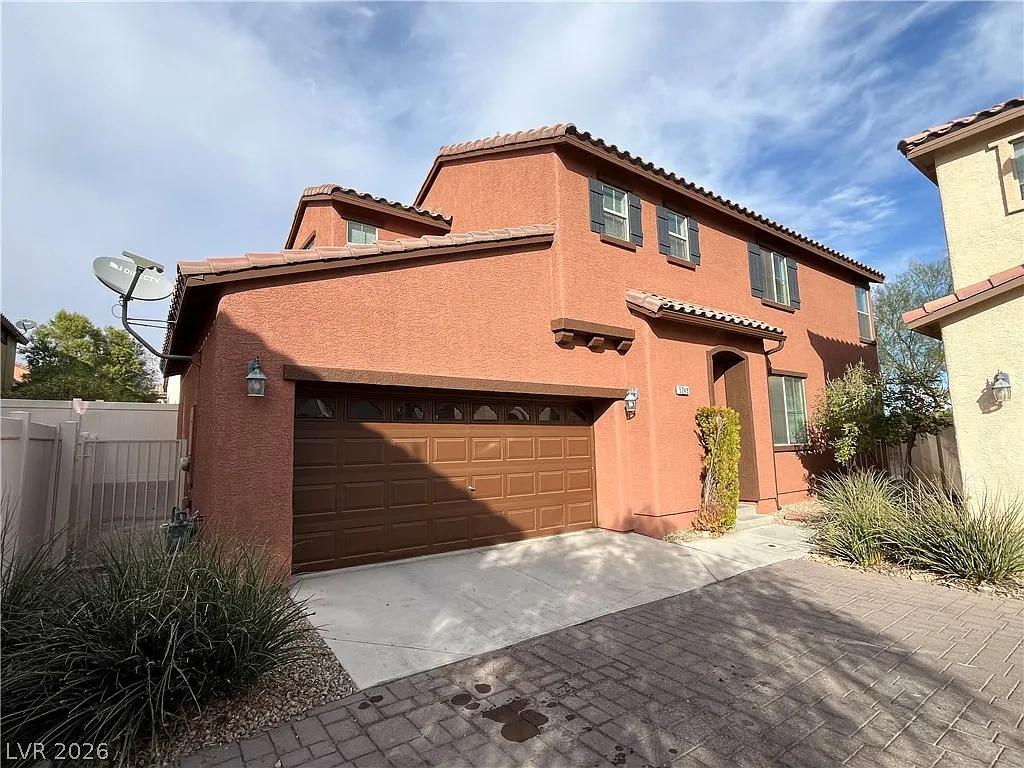 3 bed, 2.5 bath, 1726 sqft, $1,875 — Photo 1