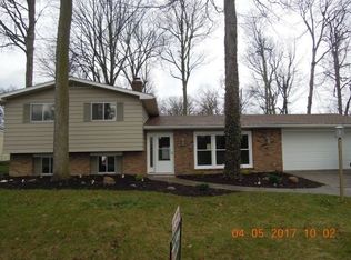 1811 Forest Valley Dr, Fort Wayne, IN 46815