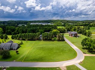 7 County Rd, Athens, TN 37303