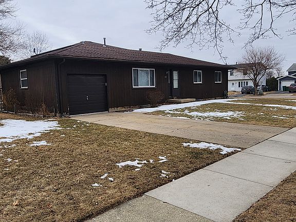 2nd image of 1505 Pebblewood Dr