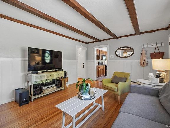 5th image of 2 Cypress Ln