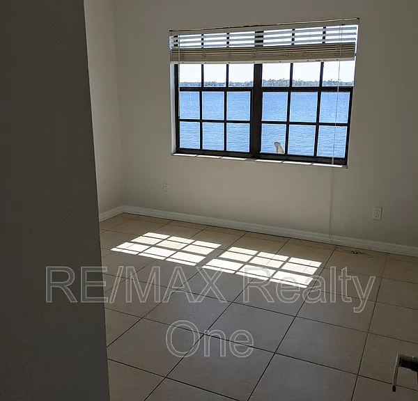 389 NW 14th Pl #1 — Photo 8