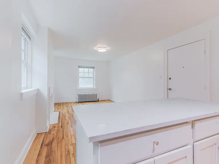 10600 Clifton — Photo 10