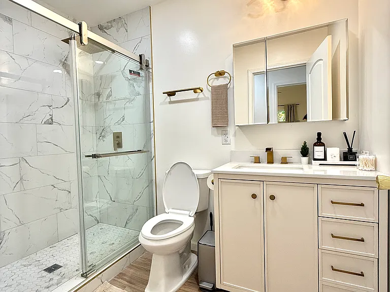 3229 S Sherbourne Dr — Photo 68