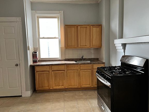 3rd image of 150 Littleton Ave #1