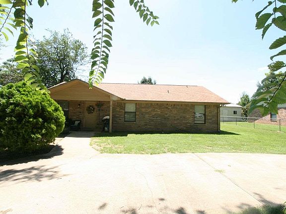 3rd image of 309 Denman Dr