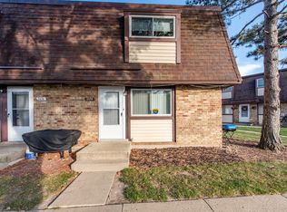 2634 Woodview Ct, Waukegan, IL 60087