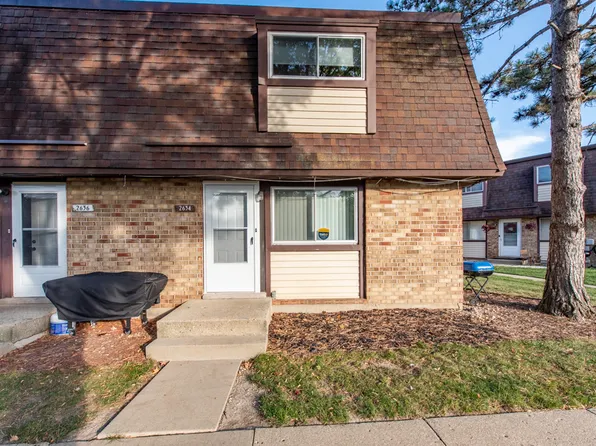 2634 Woodview Ct, Waukegan, IL 60087