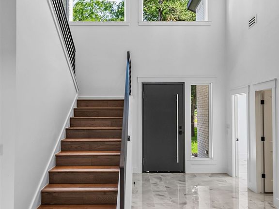 3rd image of 105 Forest Brook Dr