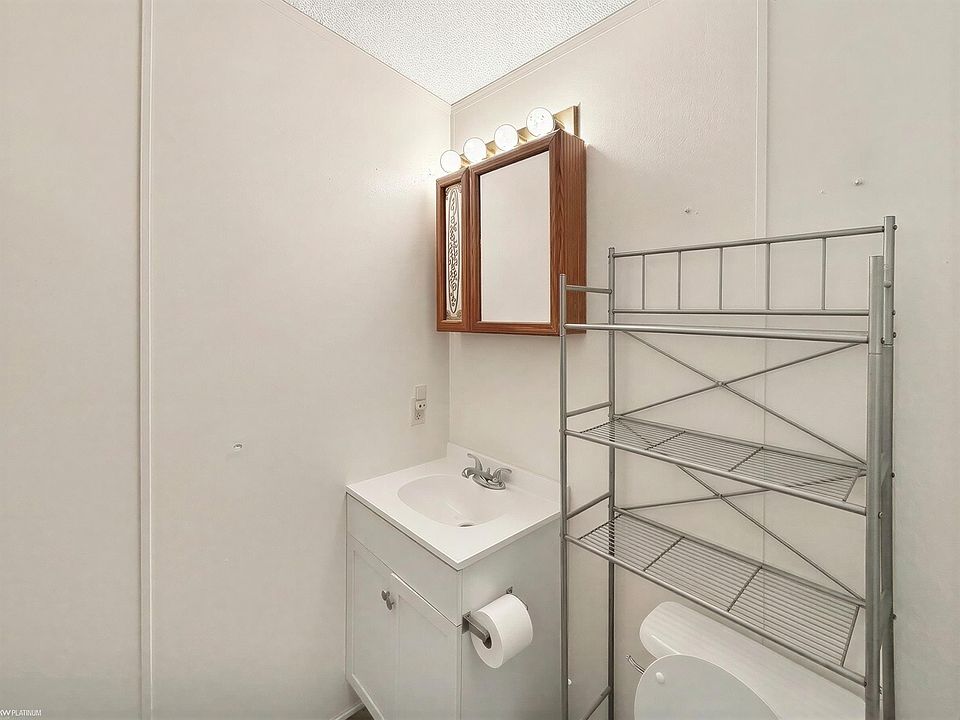 3684 Hawthorne St, photo 16