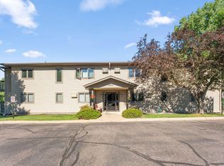 6601 Buckley Cir APT 105, Inver Grove Heights, MN 55076