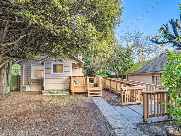 18414 Fremont Avenue N, Shoreline, WA 98133