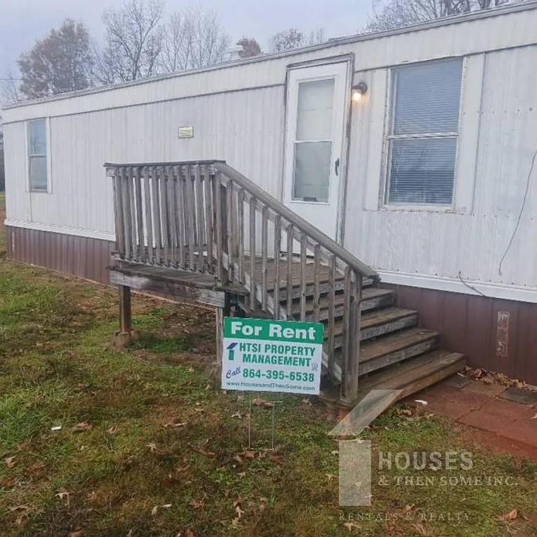 109 Smiley Dr — Photo 1