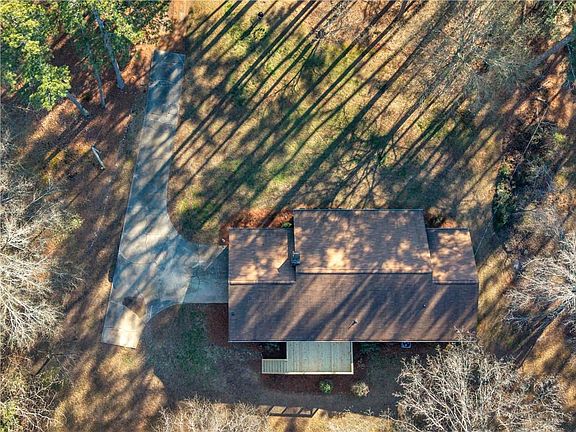 2nd image of 730 Bell Rd SE