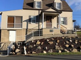 1033 Sunview Ave, Jeannette, PA 15644