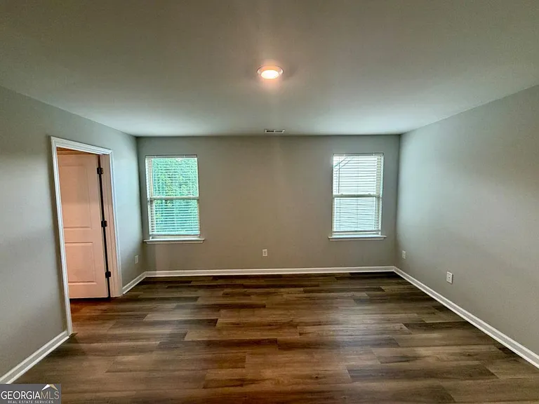 3128 Baylor Cir — Photo 11