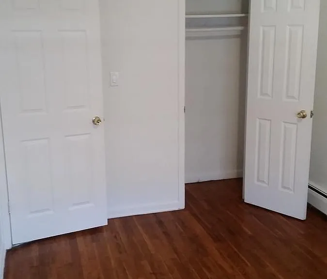 2nd Bedroom Closet View