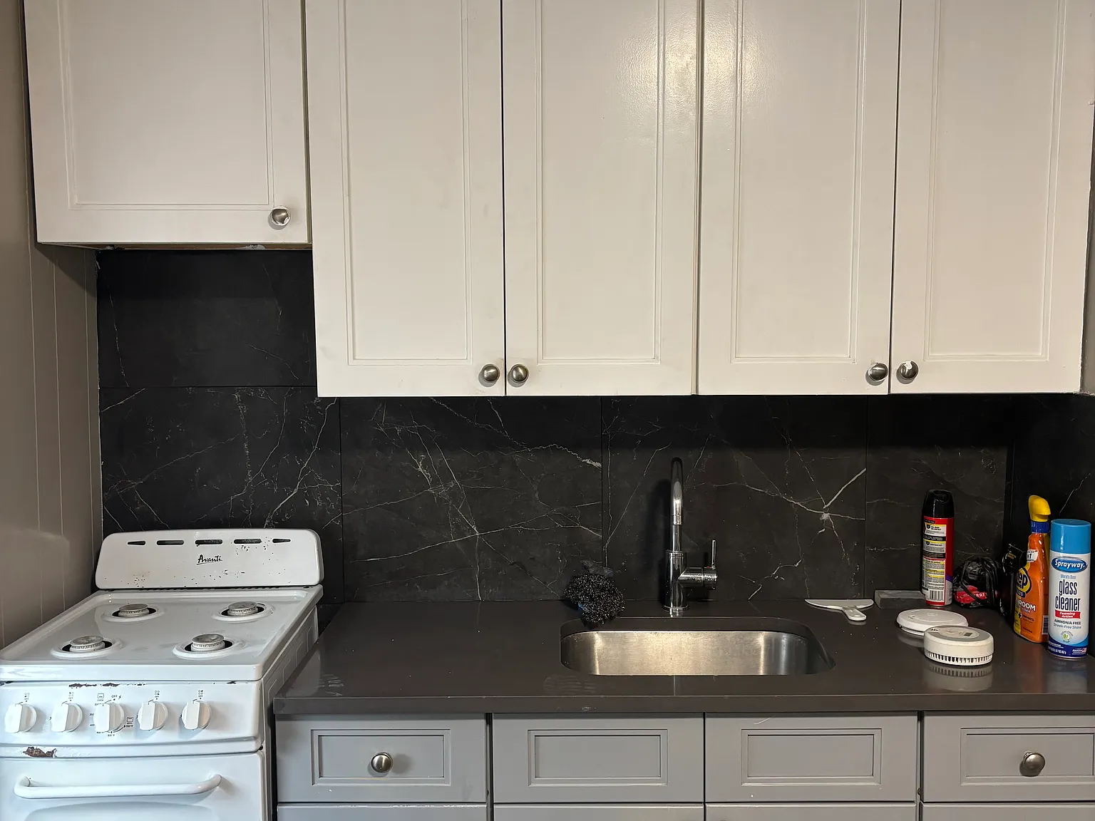 3 bed, 735 sqft, $3,400 — Photo 4