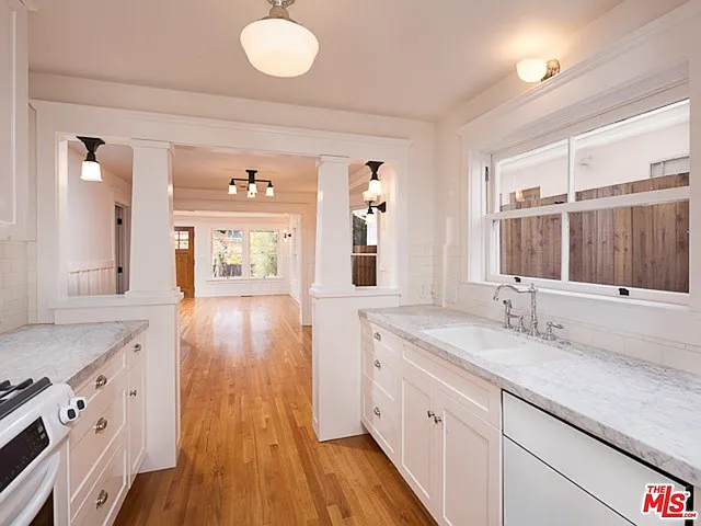 44 Dudley Ave