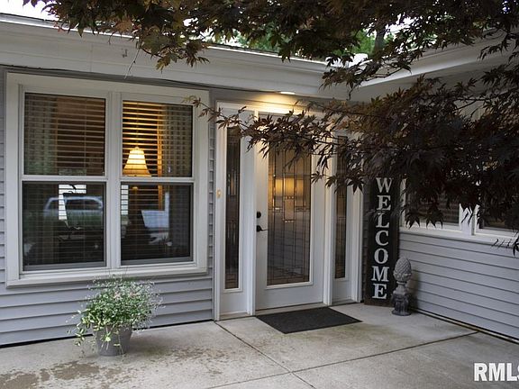 4th image of 1801 E Crestwood Dr