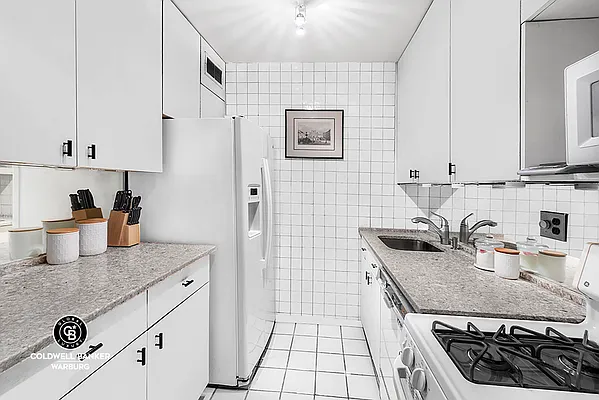 Sold by Coldwell Banker Warburg | media 13