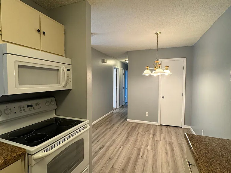 5661 Hornaday Rd #H — Photo 9