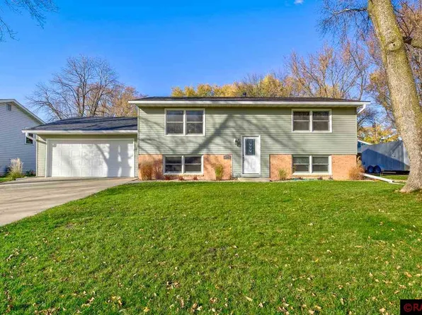208 Ann Dr, Eagle Lake, MN 56024