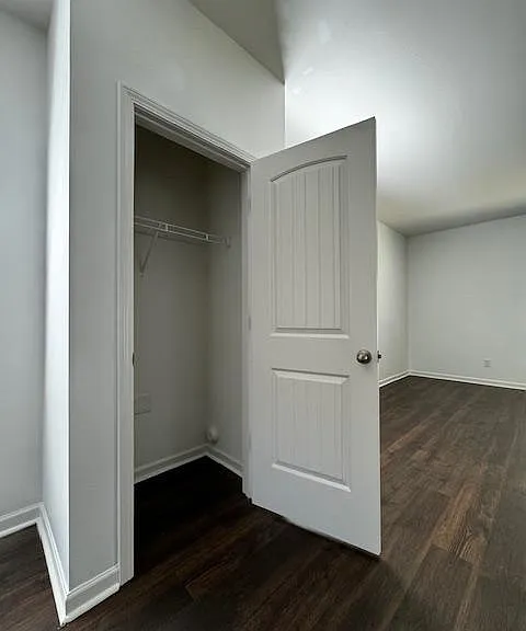 240 Chelsea Park Dr — Photo 23