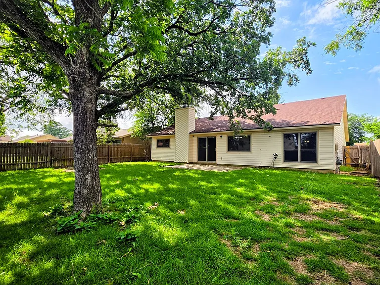 5931 Autumn Lake — Photo 19