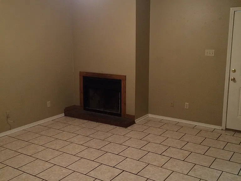 13 W Ash St — Photo 2