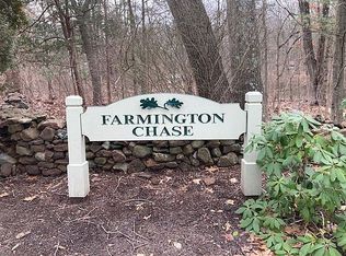 37 Farmington Chase Cres, Farmington, CT 06032