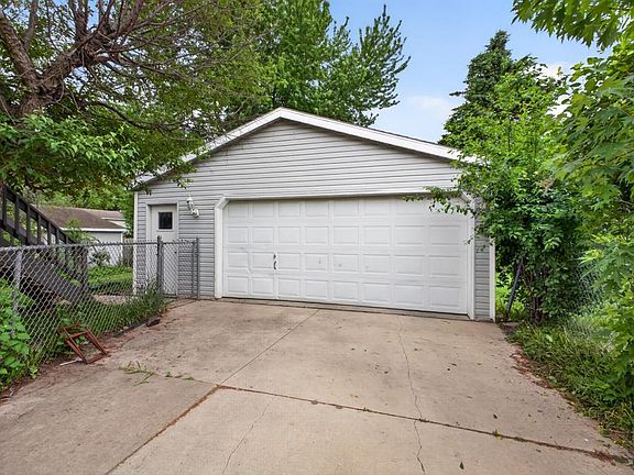 3rd image of 2042 50th St NW