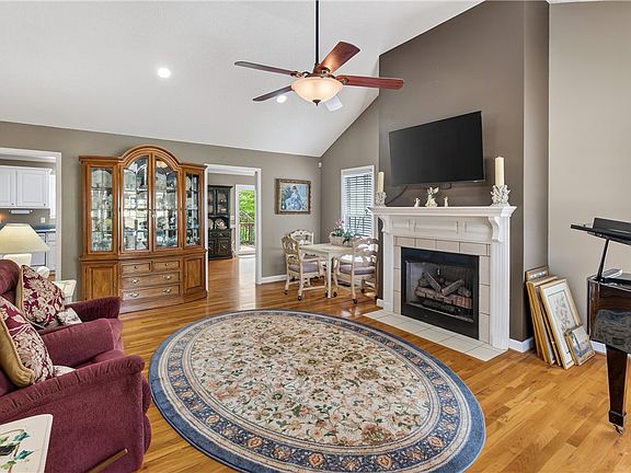 2nd image of 111 Brooke Lee Cir