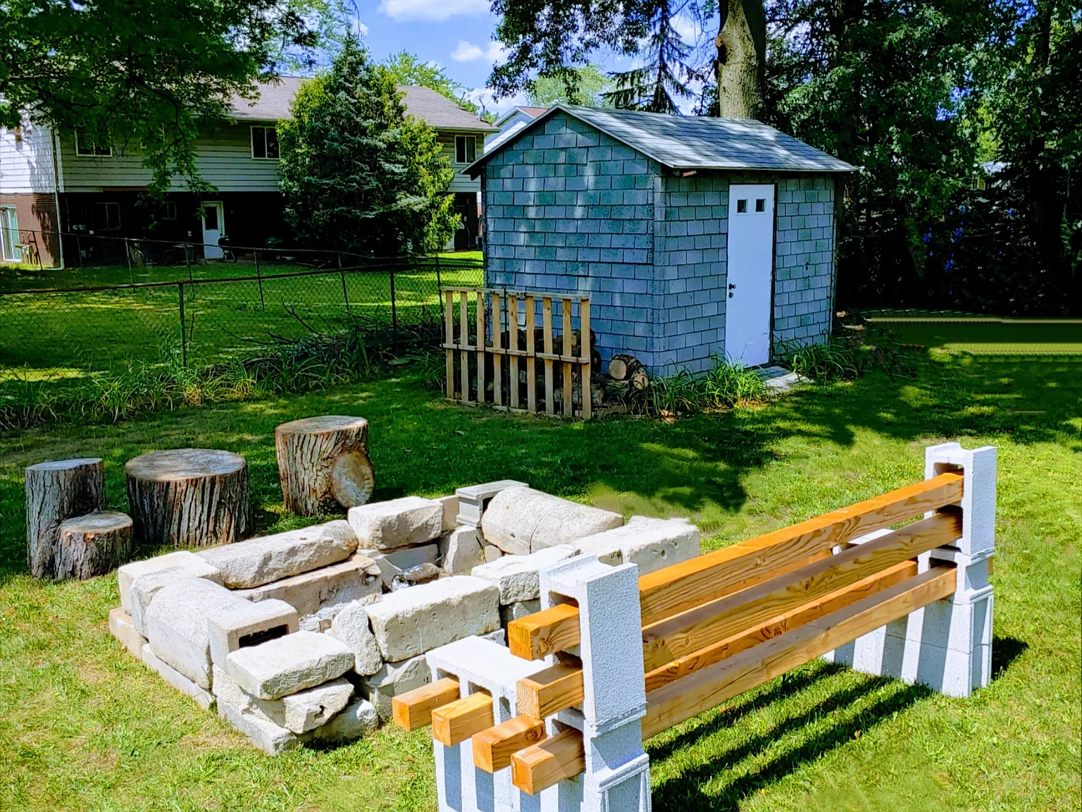 2491 & 2495 Maplehurst Dr — Photo 4