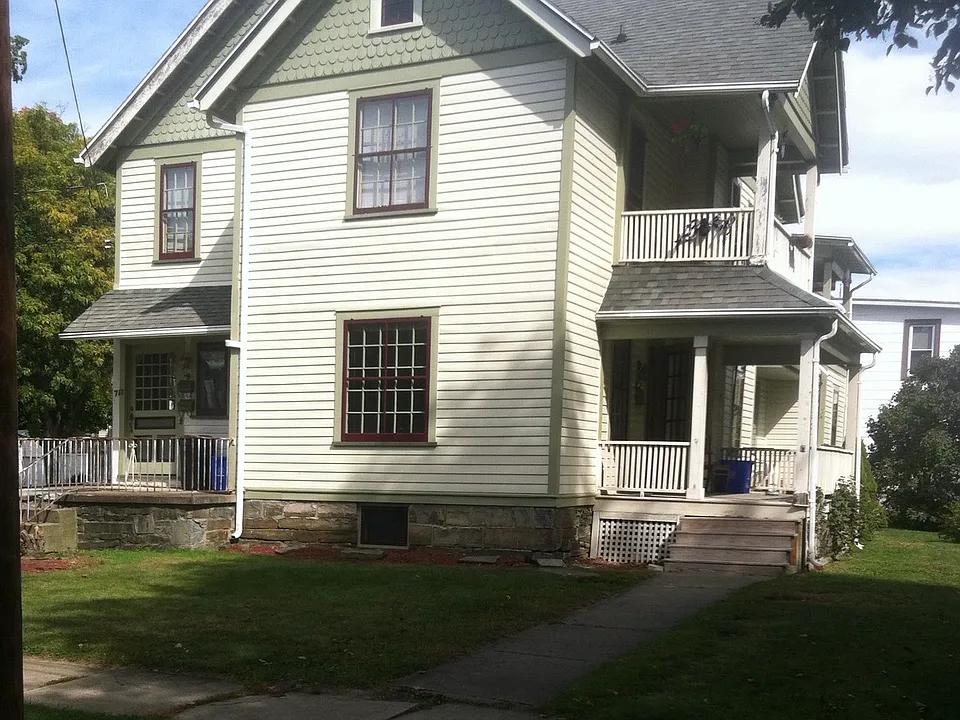 718 Grove St #4