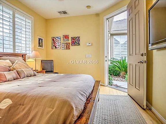 4th image of 2508 Silver Beach Dr