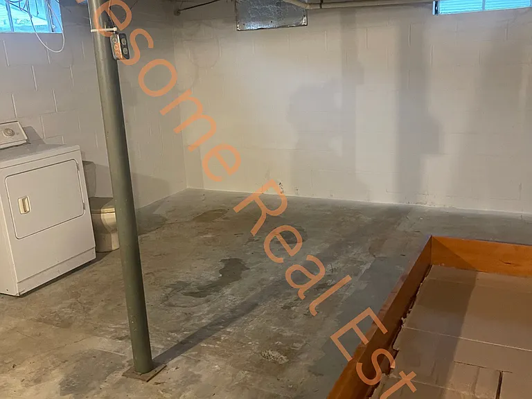 927 Lincoln Dr — Photo 11